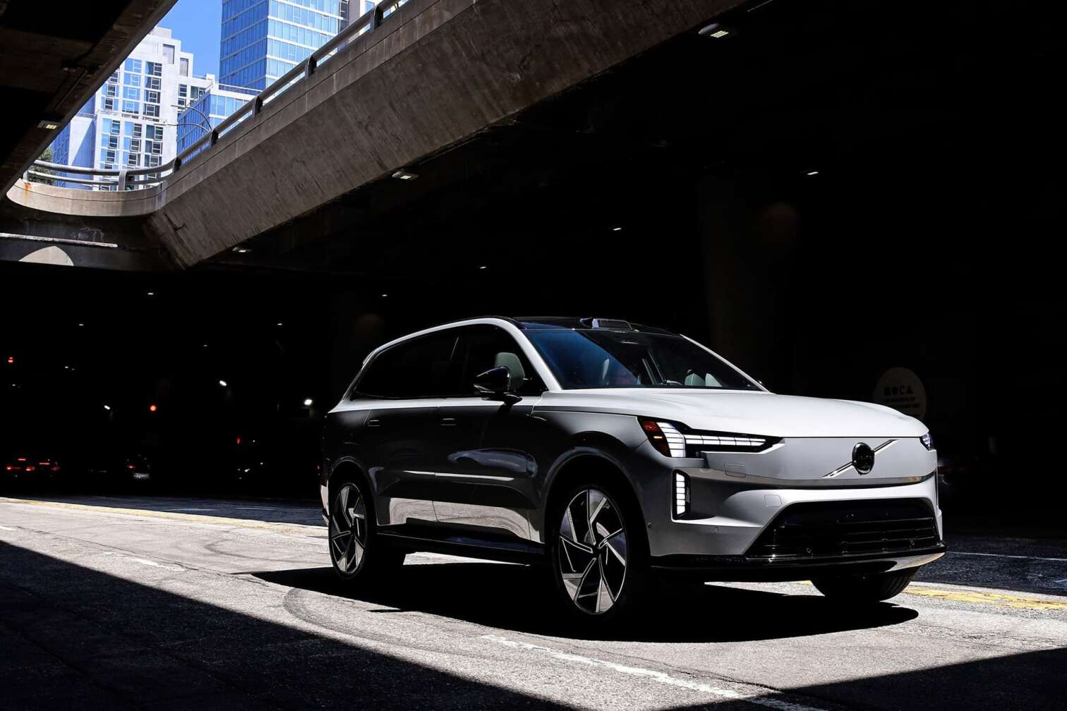 Volvo EX90 On-Location-Bilder Testfahrten USA, Außenaufnahme, Front, Seitenansicht