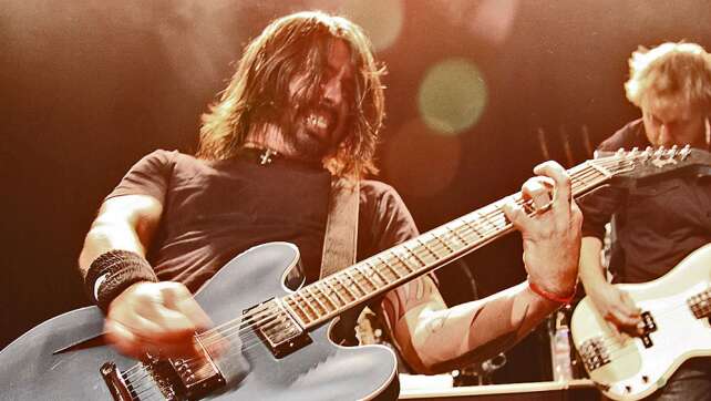 Foo Fighters: Fan will für einen guten Zweck alle Schlagzeugspuren in einem Versuch neu eintrommeln