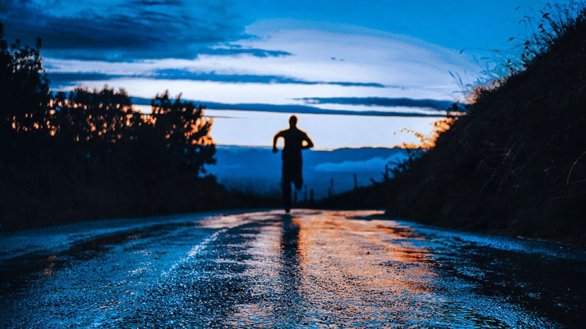 Jogger bei Sonnenuntergang