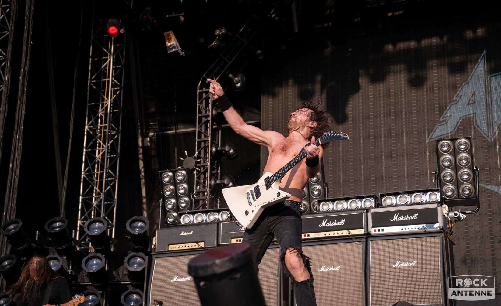 Airbourne beim Konzert am Königsplatz 2023 in München