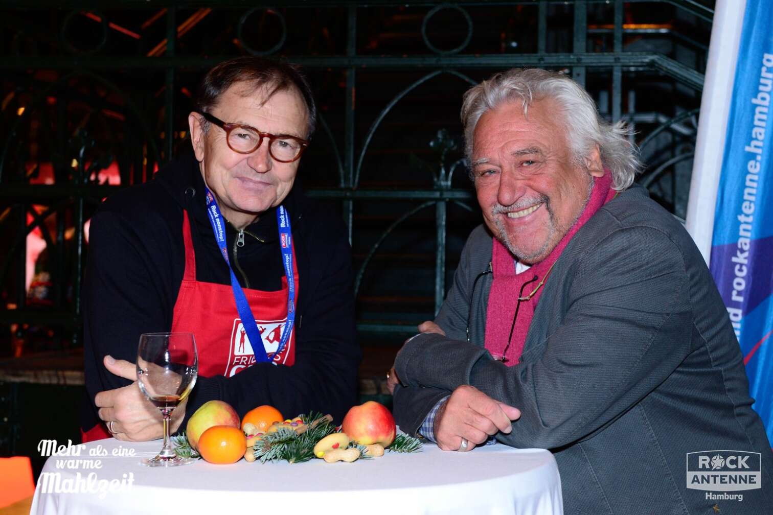 Foto der Hamburger Bedürftigenweihnachtsfeier "Mehr als eine warme Mahlzeit" in der Fischauktionshalle