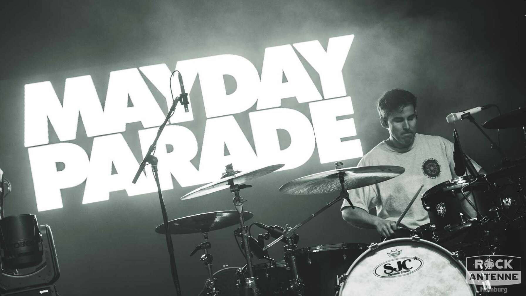 Mayday-Parade live in der edel-optics.de-Arena am 02.02.2024 in Hamburg als Vorband von Simple Plan