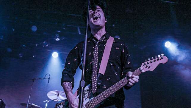 Billie Joe Armstrong: Fakten, Quizspaß und legendäre Green Day-Alben