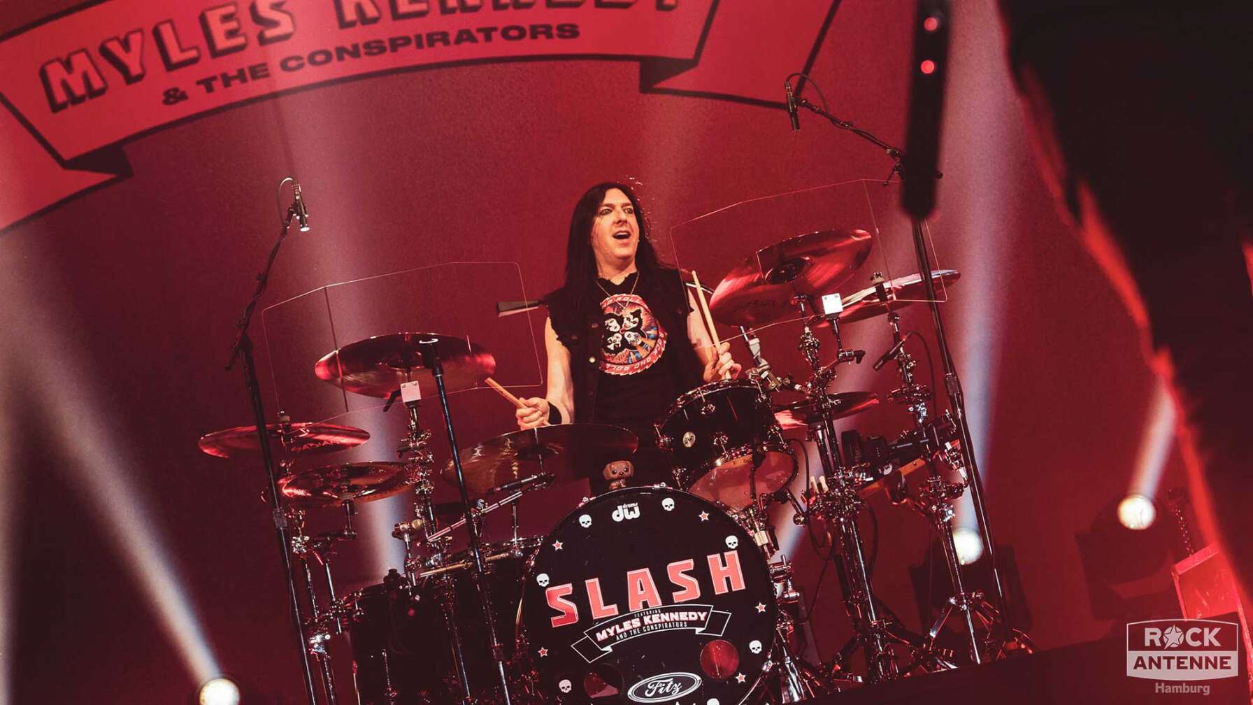 Slash ft. Myles Kennedy & The Conspirators live in Hamburg