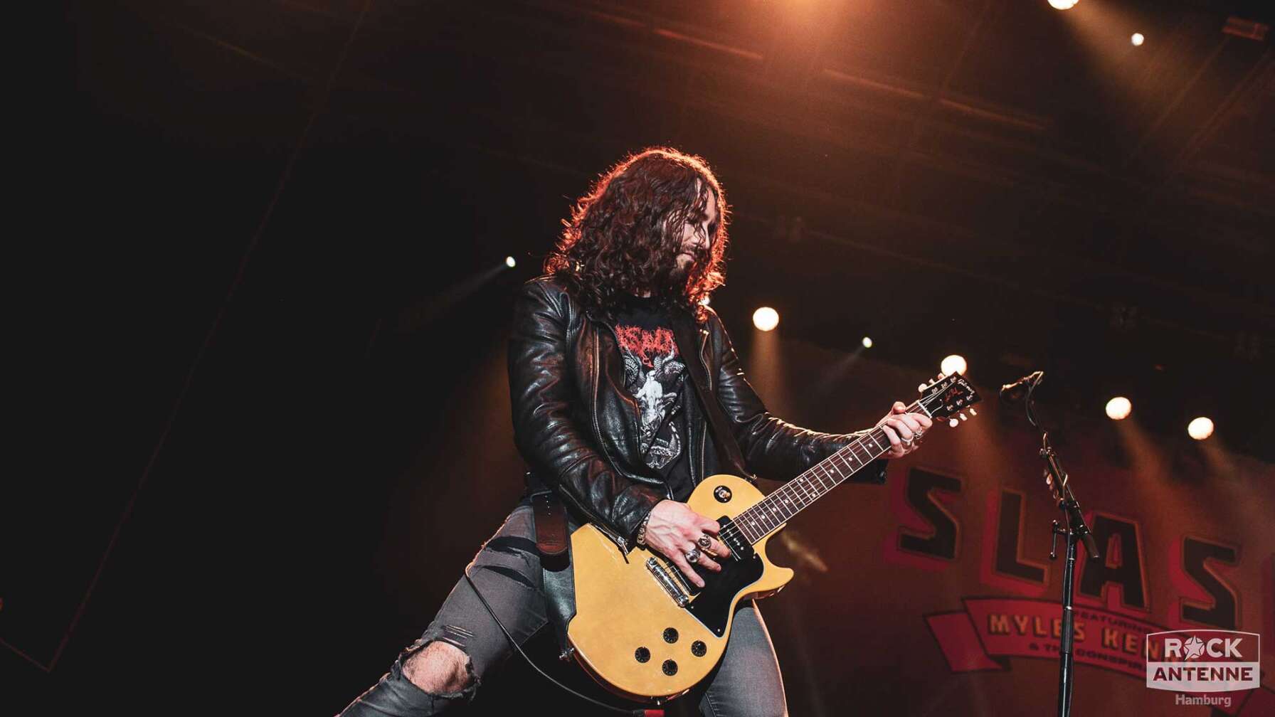 Slash ft. Myles Kennedy & The Conspirators live in Hamburg