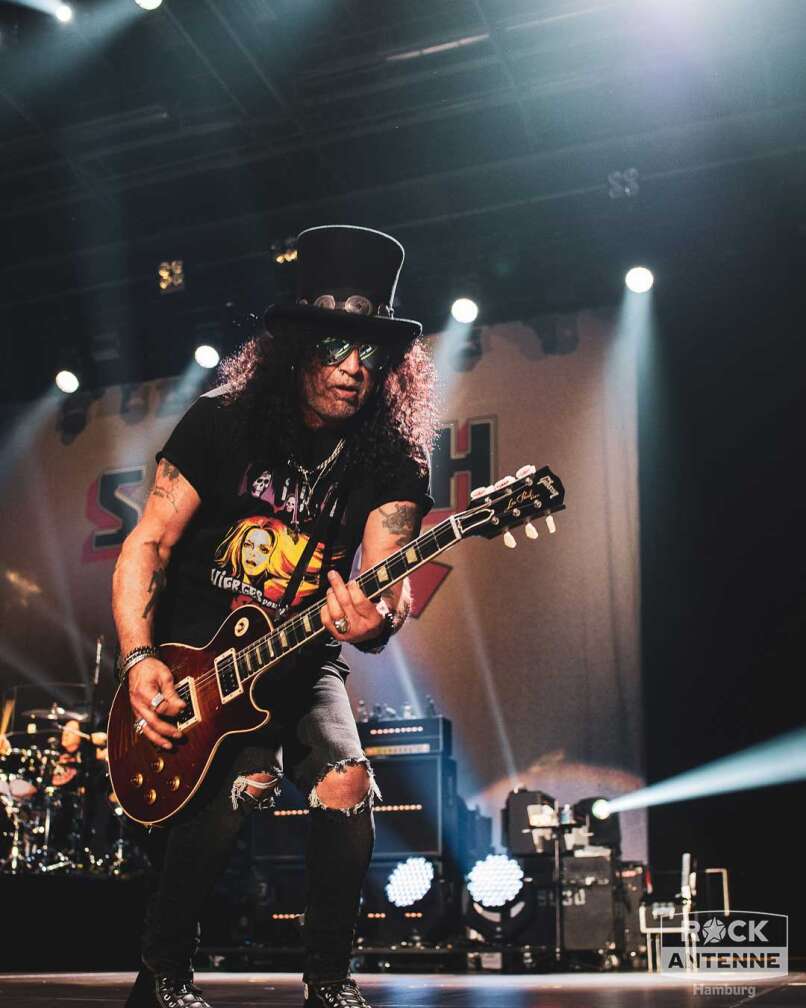 Slash ft. Myles Kennedy & The Conspirators live in Hamburg