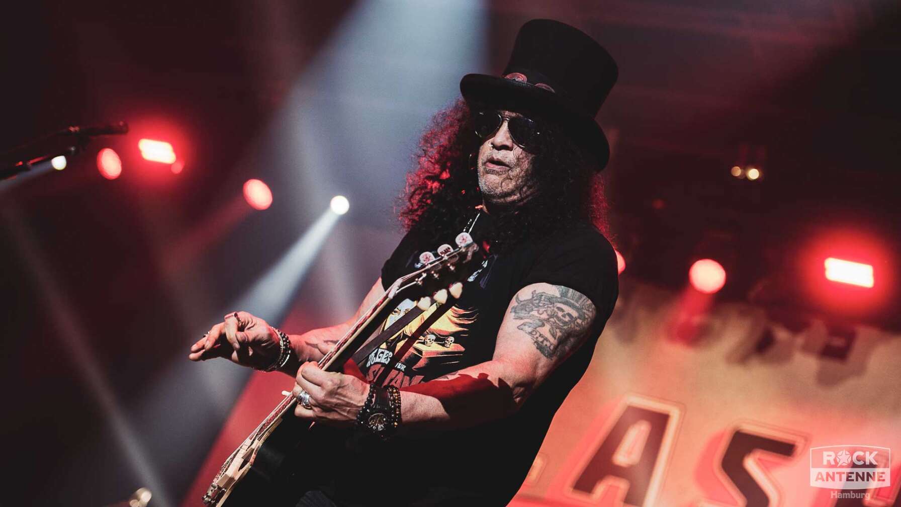 Slash ft. Myles Kennedy & The Conspirators live in Hamburg