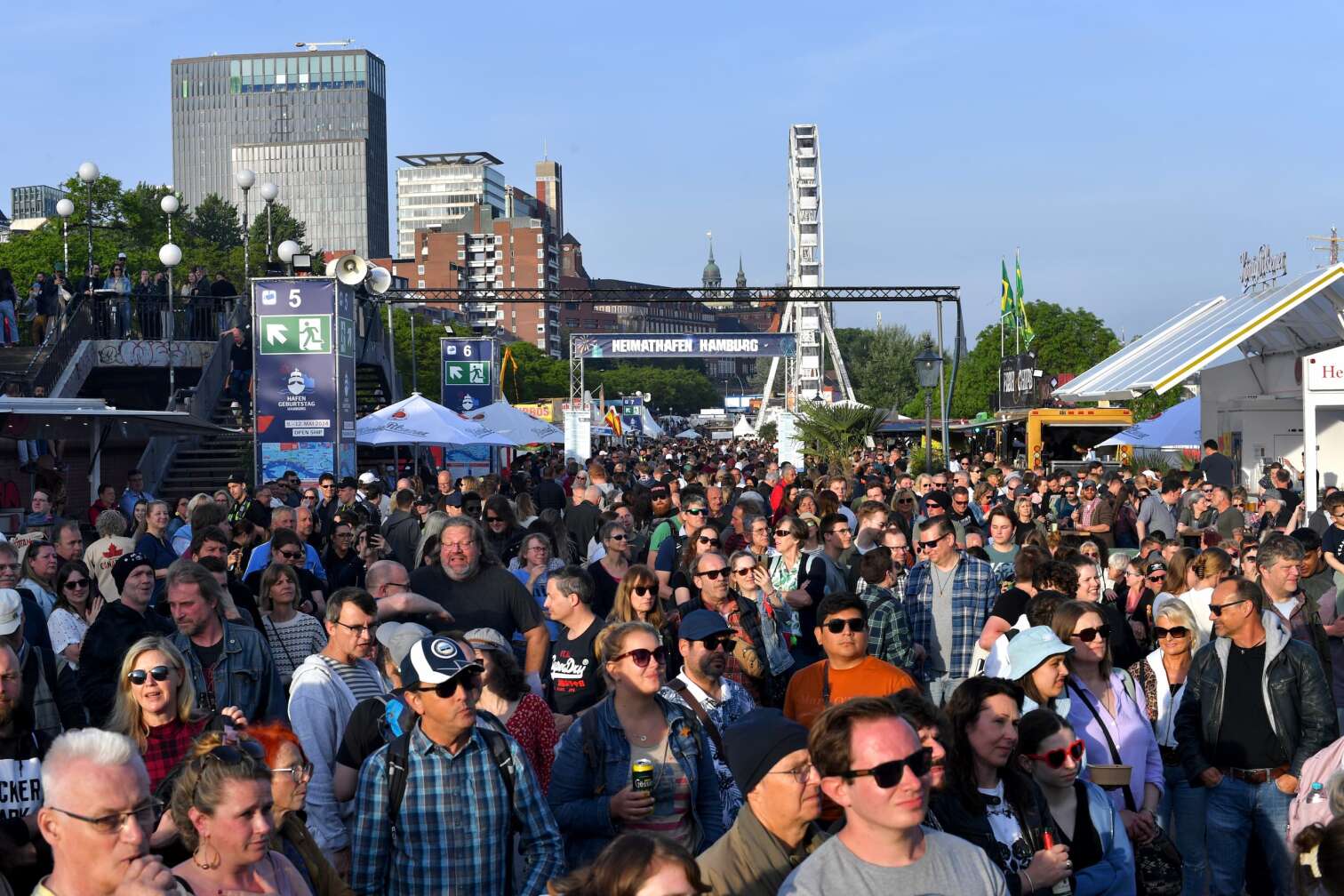 Die ROCK ANTENNE Hamburg Band beim Hafengeburtstag 2024