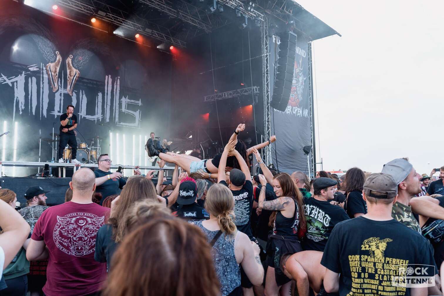 Foto der Band Emil Bulls bei ihrem Auftritt auf dem FULL REWIND Festival 2024