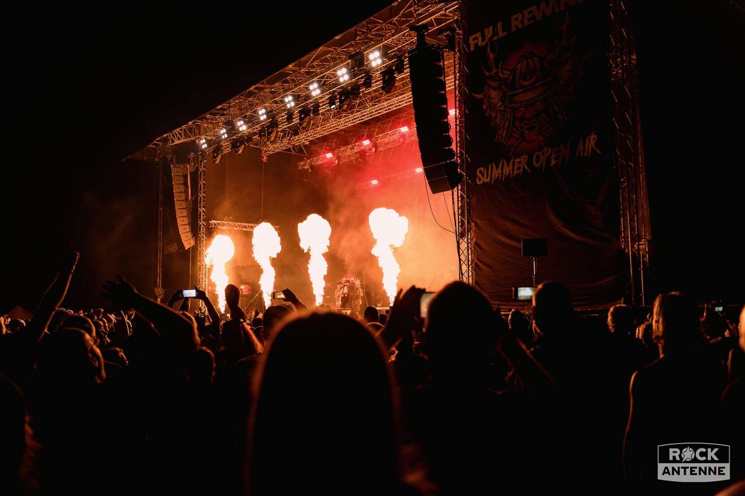 Foto der Band Hatebreed bei ihrem Auftritt auf dem FULL REWIND Festival 2024