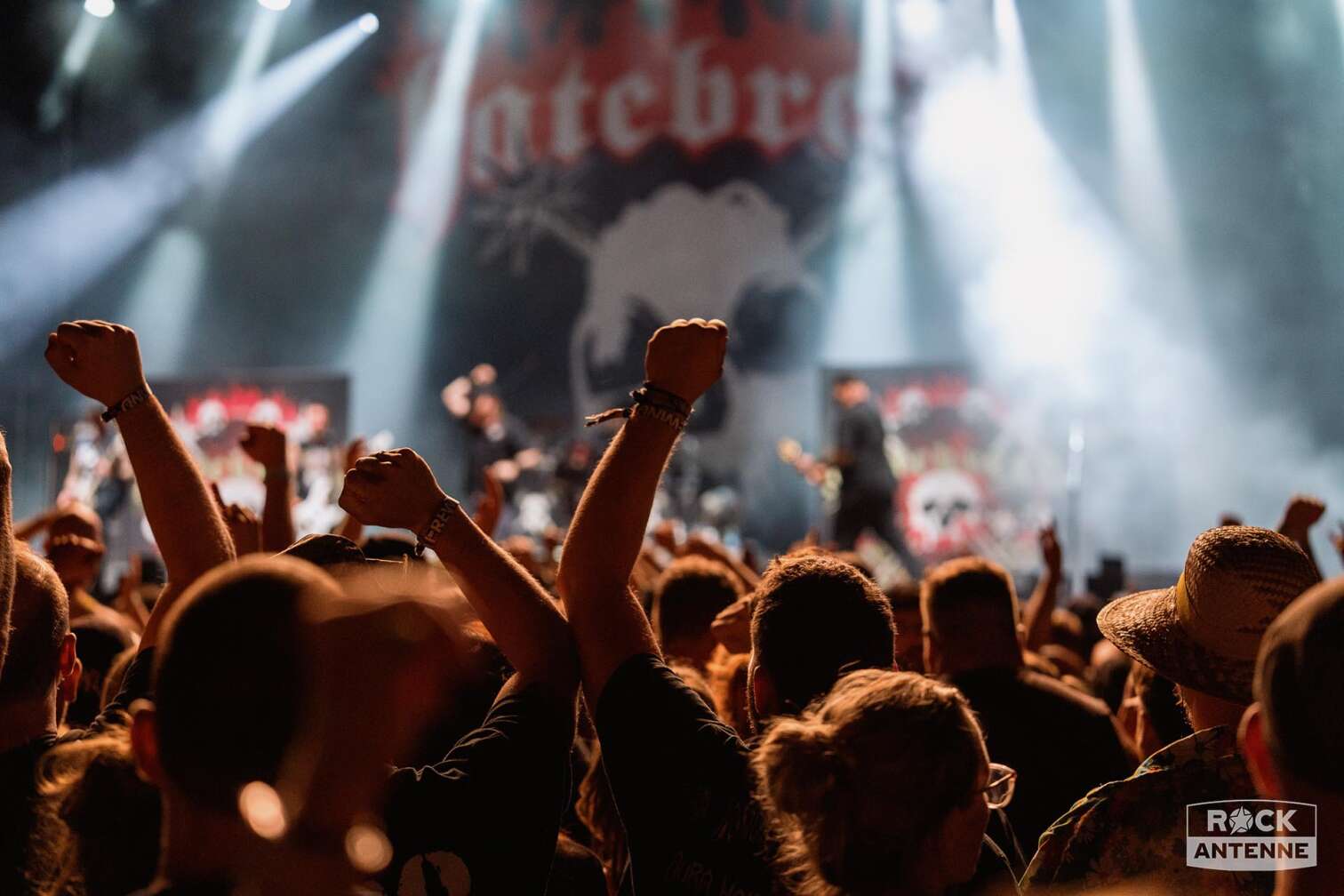 Foto der Band Hatebreed bei ihrem Auftritt auf dem FULL REWIND Festival 2024