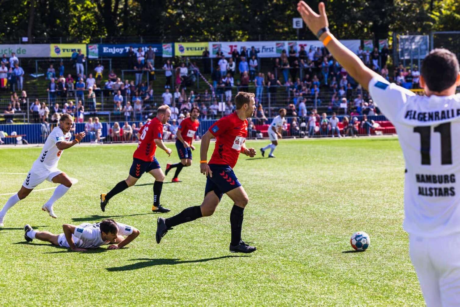 Foto von der Charity Fußball Aktion KICKEN MIT HERZ im September 2021