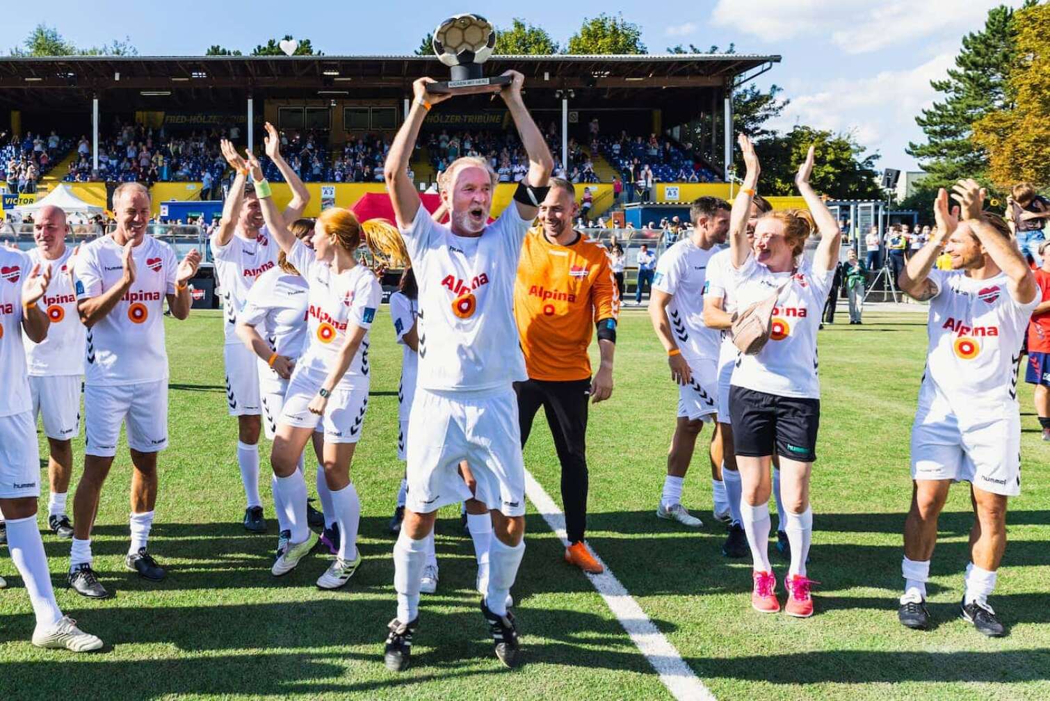 Foto von der Charity Fußball Aktion KICKEN MIT HERZ im September 2021