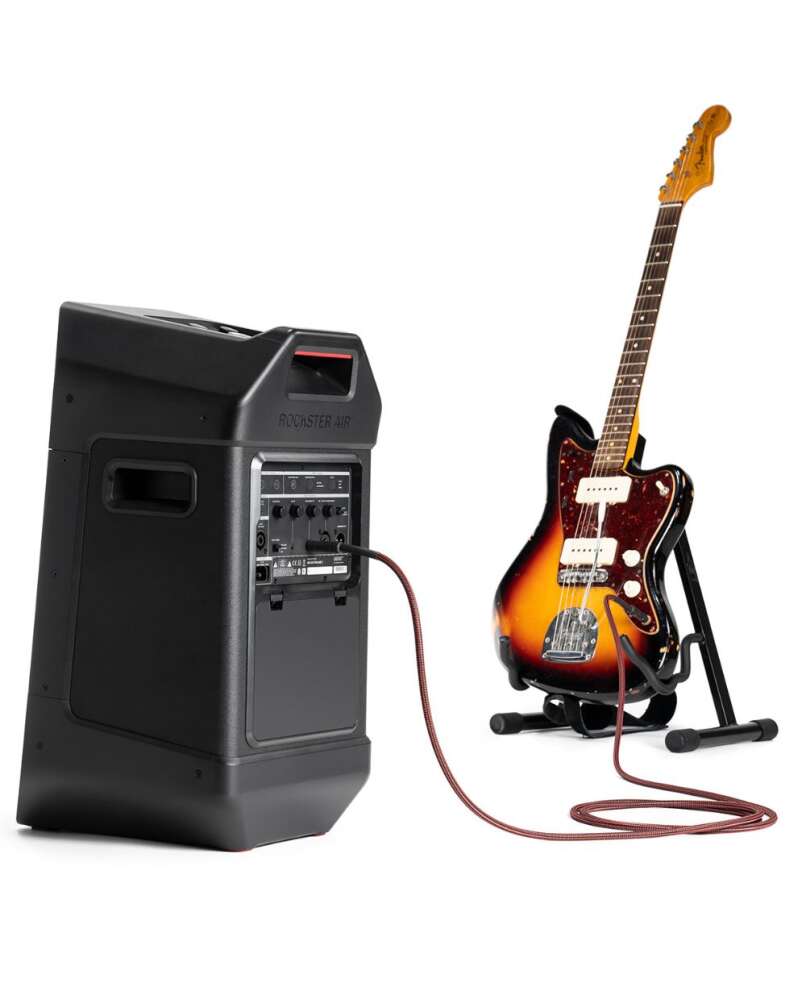 Teufel ROCKSTER AIR 2 Lautsprecher mit angeschlossener Gitarre