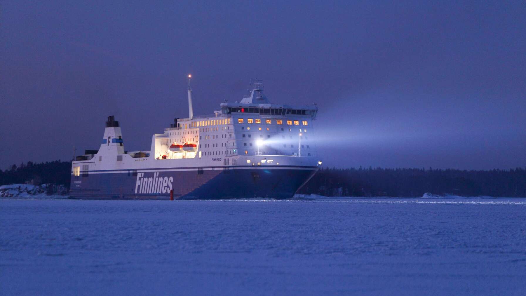 Das Schiff im Wasser